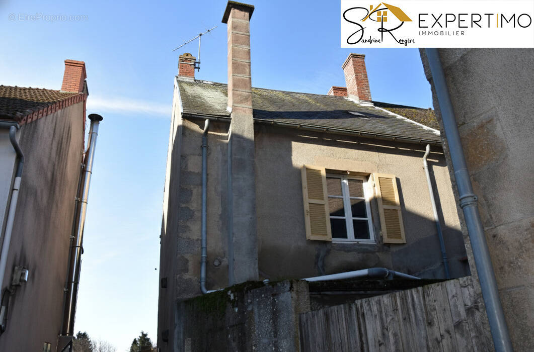Maison à SAINT-GERVAIS-D'AUVERGNE