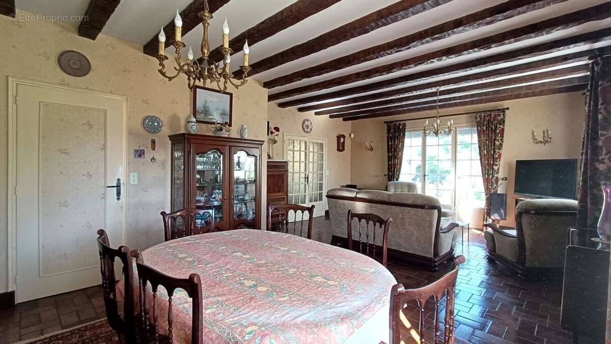 Maison ancienne 6 chambres neuville de poitou - photo 8