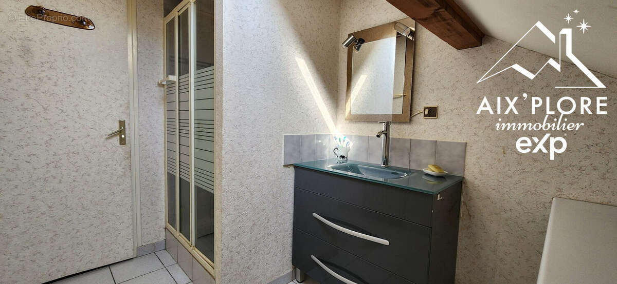 Maison à JACOB-BELLECOMBETTE