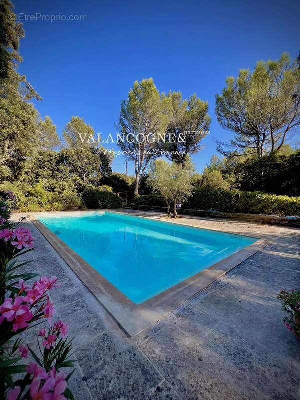 Élégante maison provençale avec piscine - photo 3