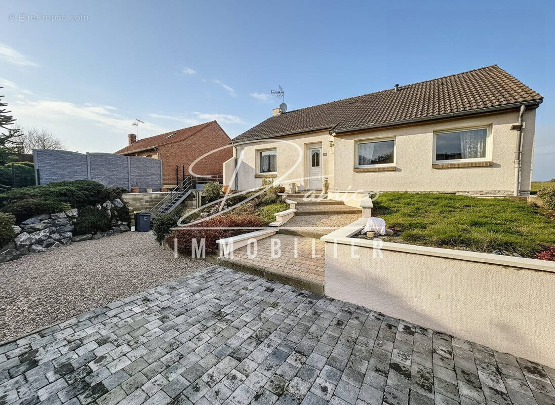 Maison à NEUVILLE-SAINT-REMY