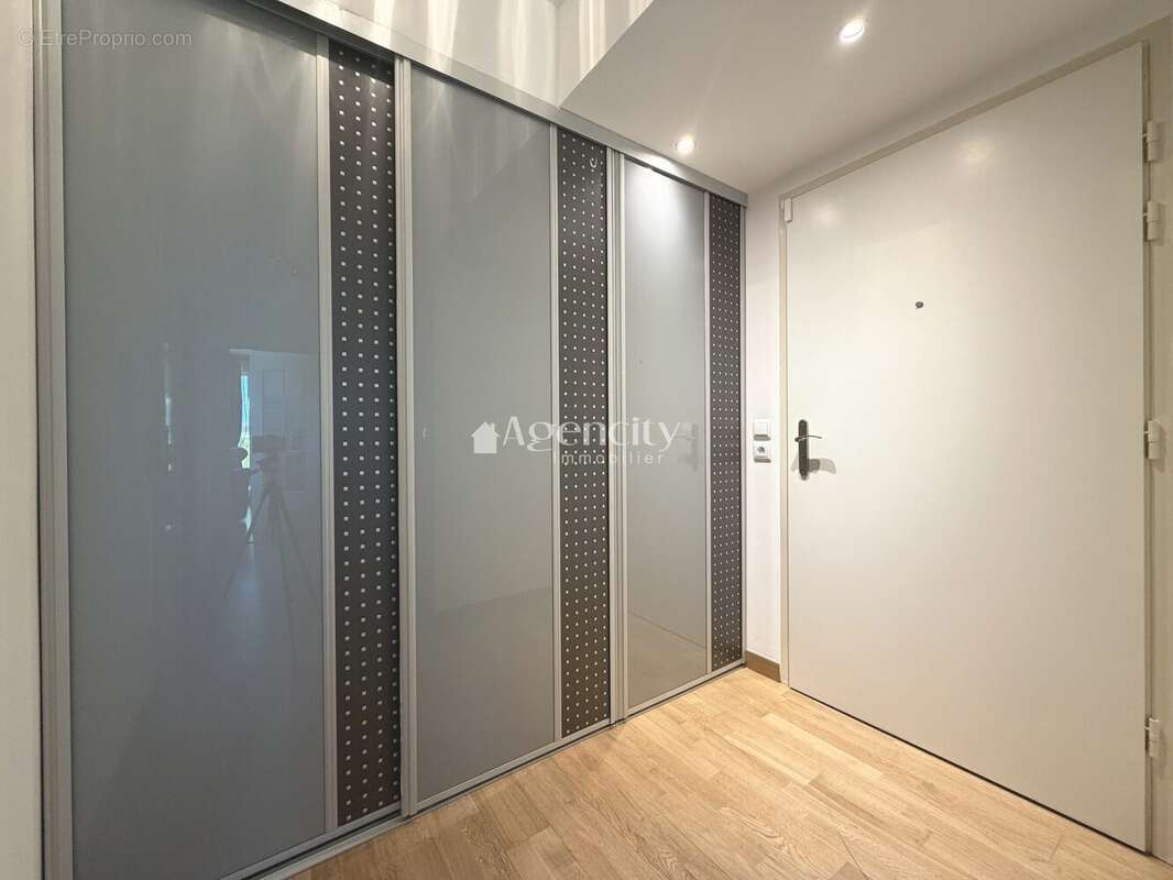Appartement 61 m² à Bussy-Saint-Georges  - photo 8