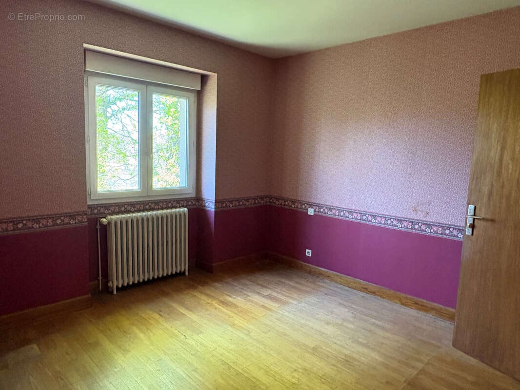 Maison à COUSSAC-BONNEVAL