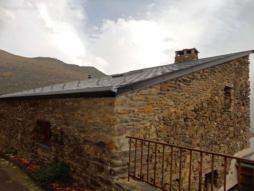 Dpt Pyrénées Orientales (66), à vendre JUJOLS maison en pierres rénovée 4 pièces 128 m² terrasse, cave - photo 10