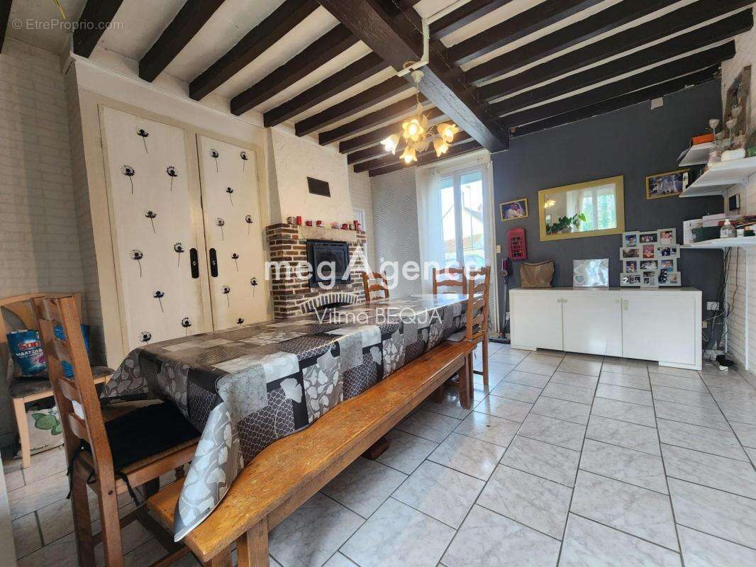 Maison à COURGENAY