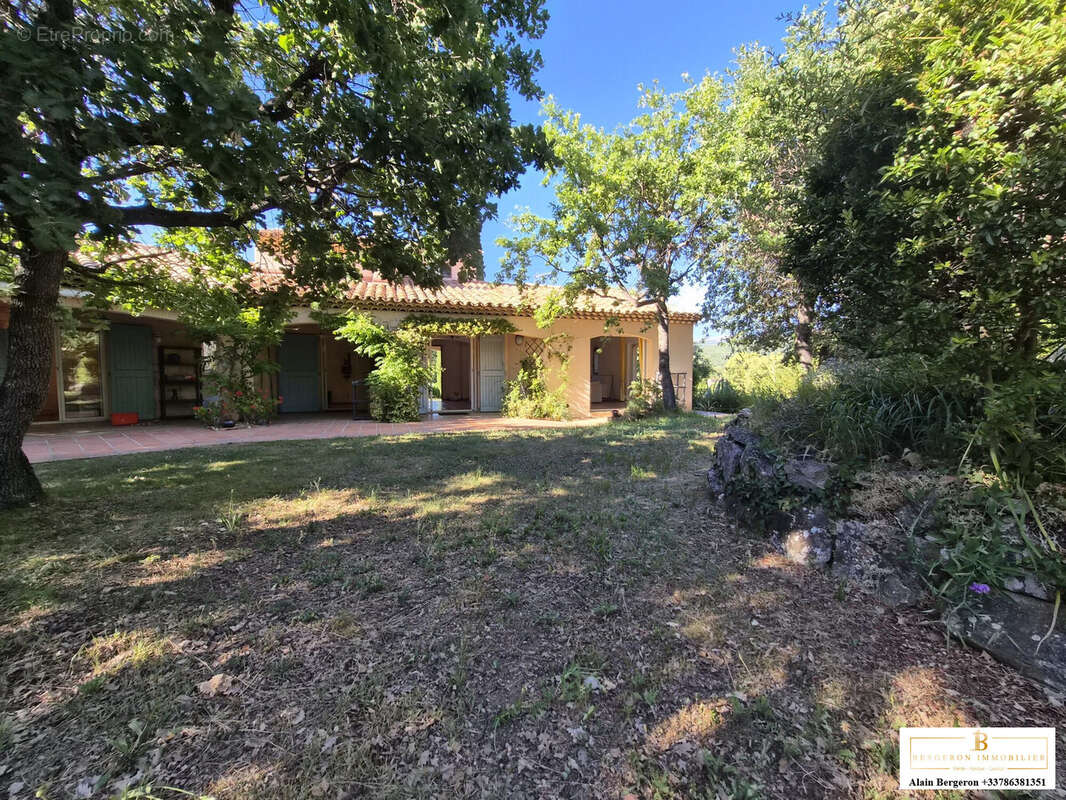 Maison à SAINT-CEZAIRE-SUR-SIAGNE