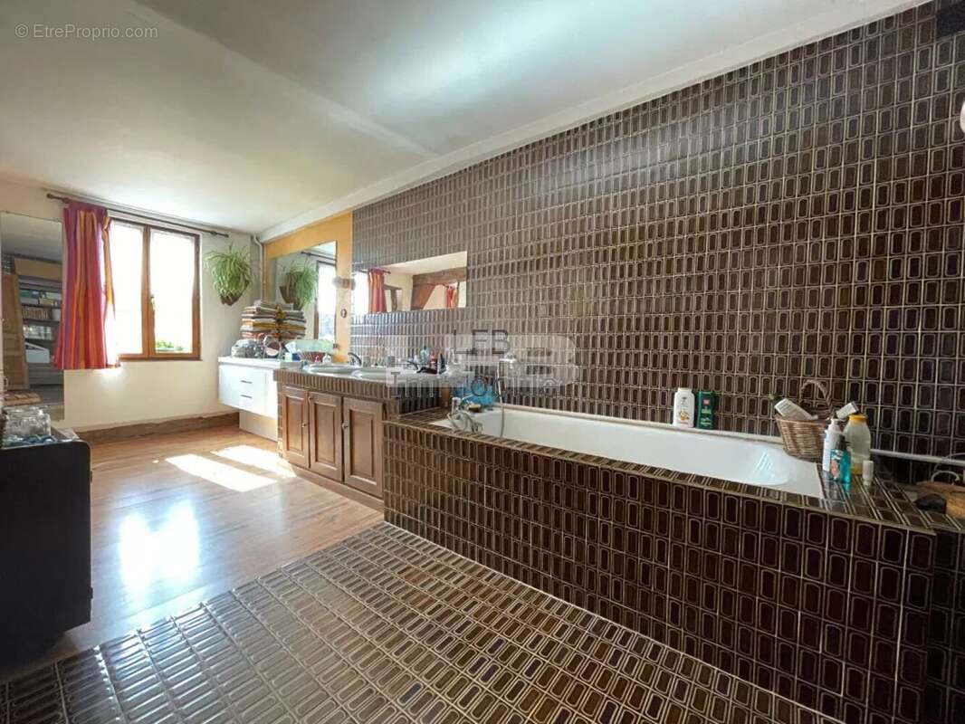 Maison à AUVERS-SUR-OISE