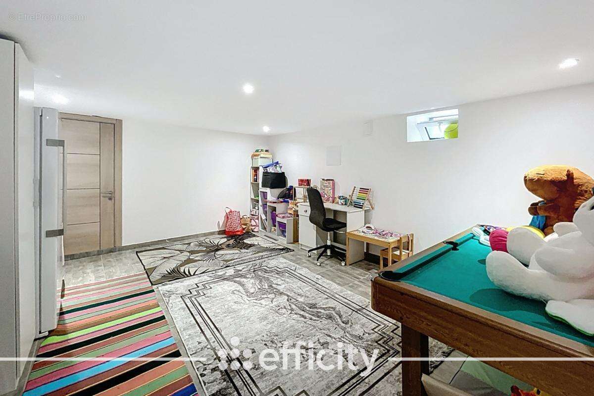 Maison à CHARVIEU-CHAVAGNEUX