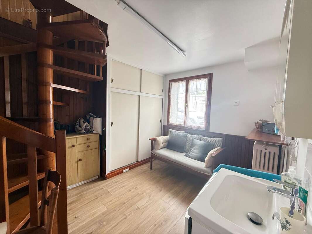 Maison 282 m² à Alfortville  - photo 9