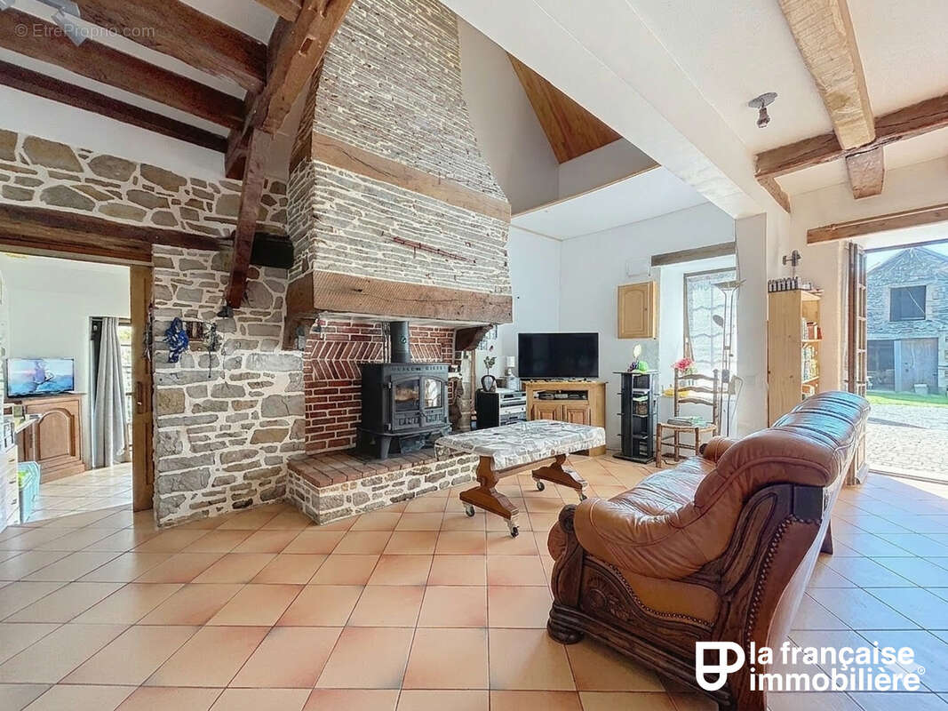Maison à PIRE-SUR-SEICHE