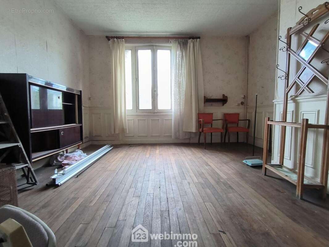 Un séjour lumineux de 16 m², à la suite... - Maison à VAILLY-SUR-AISNE