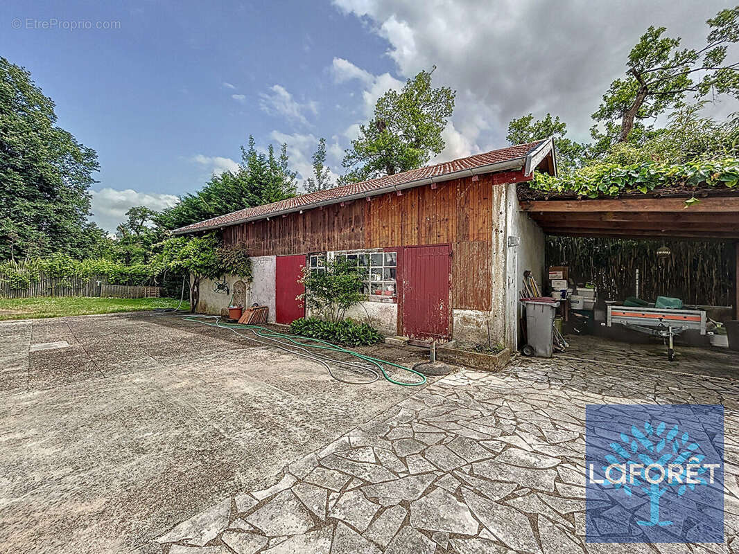 Maison à RIVIERE-SAAS-ET-GOURBY