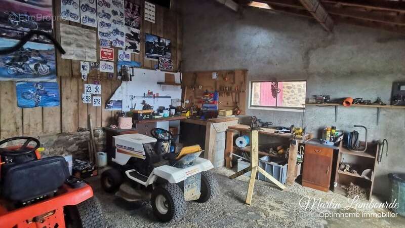 Maison à SAINT-LEONARD-DE-NOBLAT