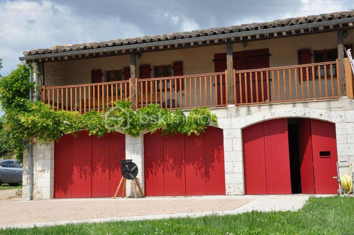 Magnifique propriété en pierres et ses gîtes - garages - piscine - photo 18