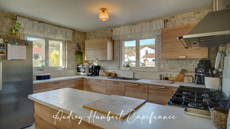 Maison à VIGNEULLES-LES-HATTONCHATEL