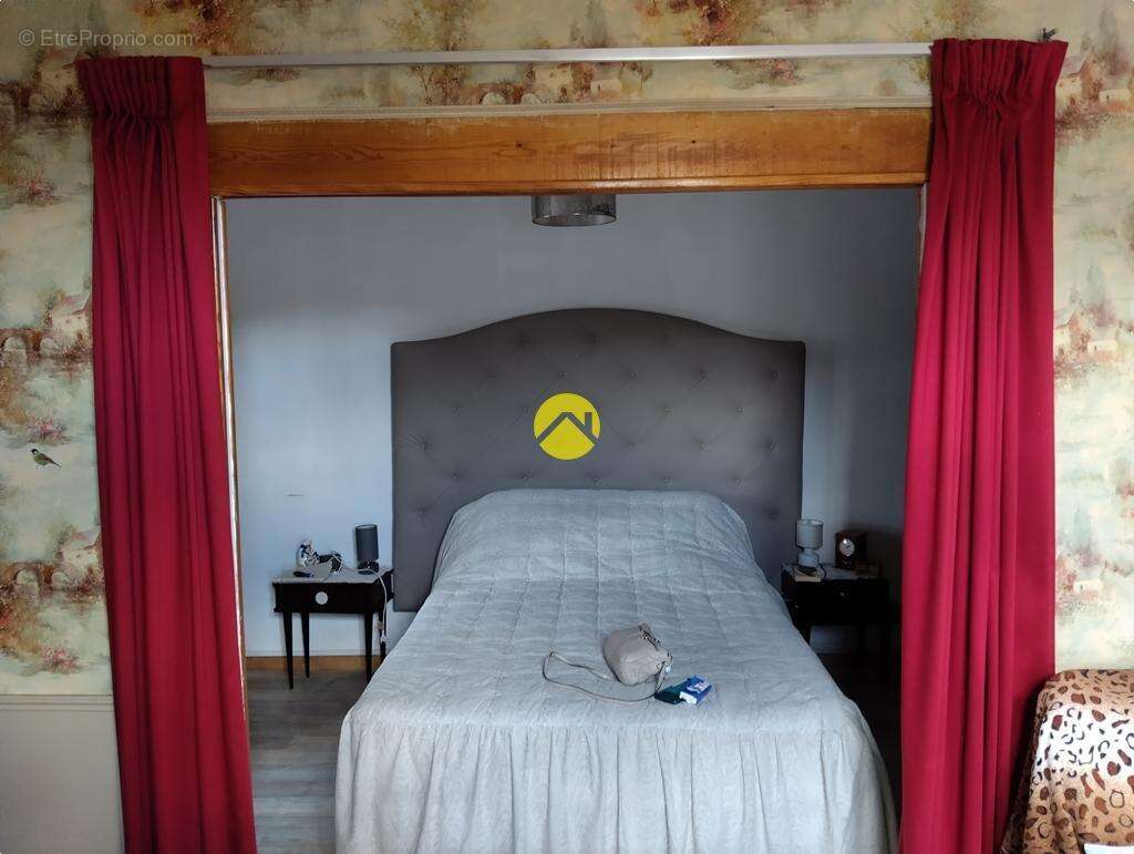 Maison à LE VEURDRE