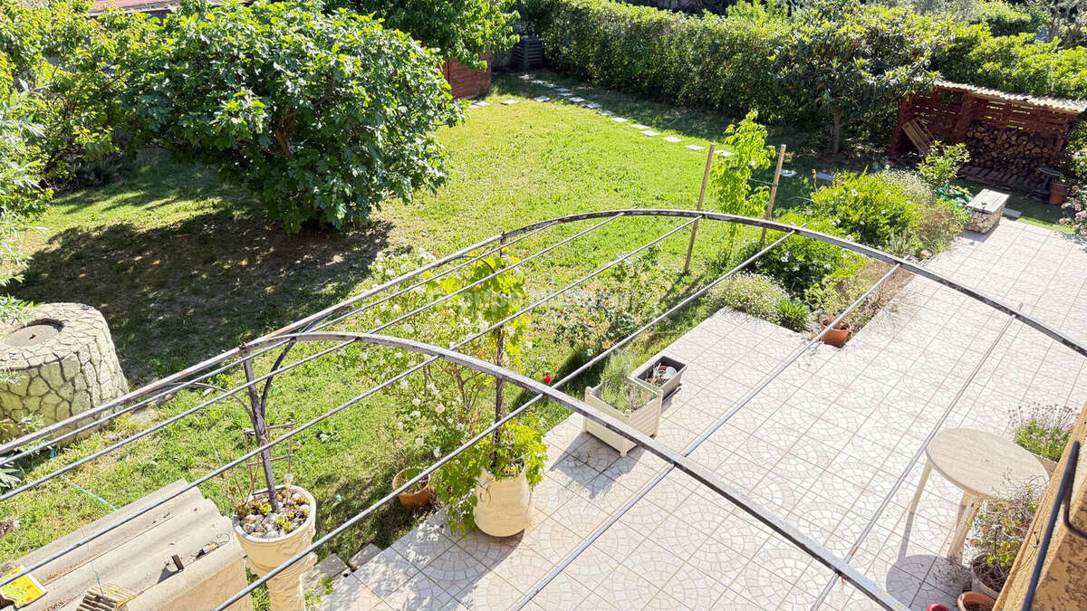 Exclusivité - Maison - Espace et potentiel - photo 4
