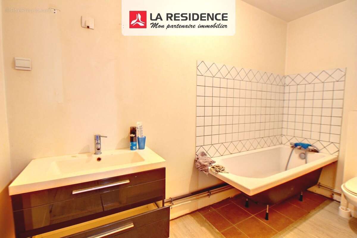 Appartement à JOUY-MAUVOISIN