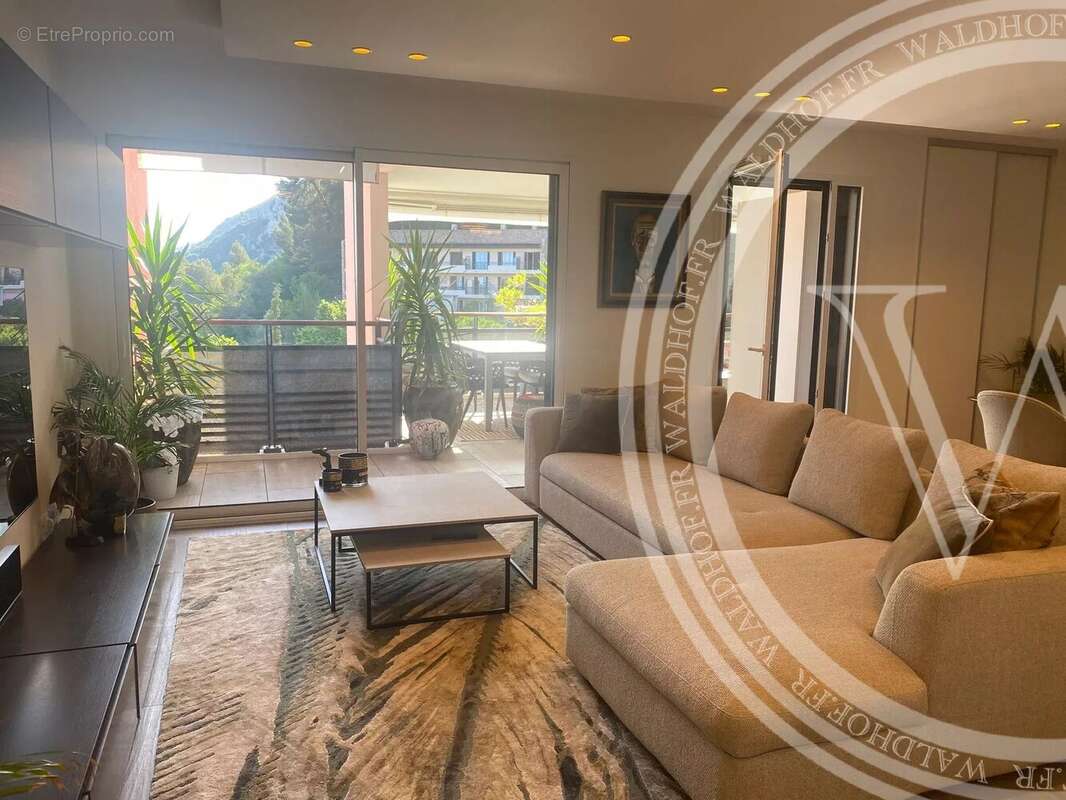 Appartement à EZE