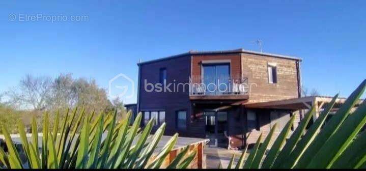 Maison à SAINT-JEAN-SAINT-MAURICE-SUR-LOIRE