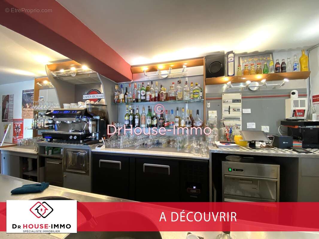 Commerce à SAINTES-MARIES-DE-LA-MER