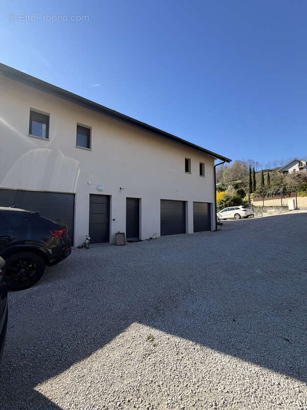 Appartement à SAINT-JEOIRE-PRIEURE
