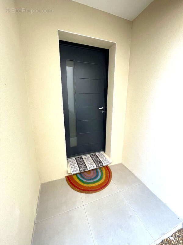 Maison à MORIERES-LES-AVIGNON