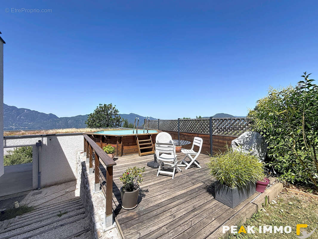 Appartement à PUGNY-CHATENOD