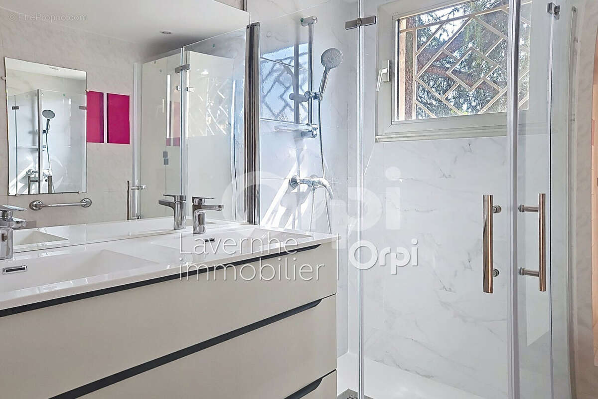Appartement 65 m² à Antibes  - photo 7
