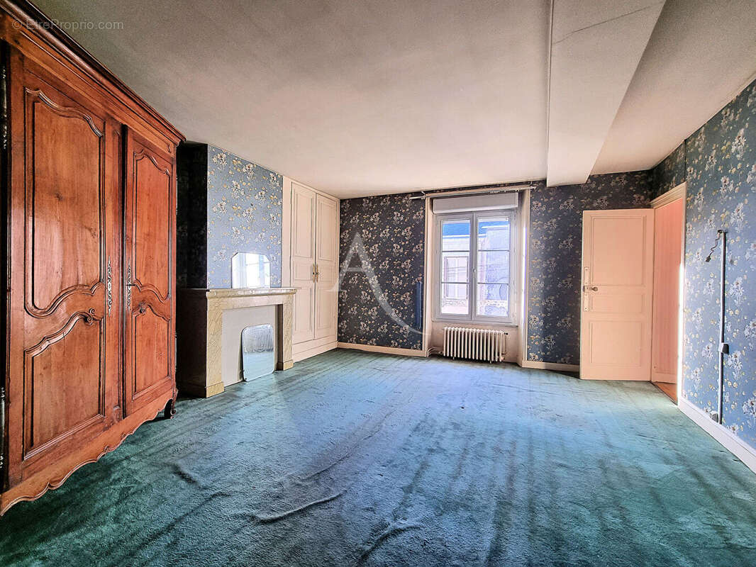 Appartement à CHATEAUNEUF-SUR-SARTHE