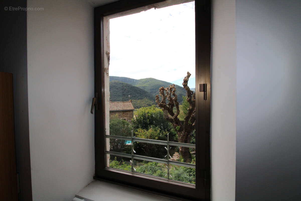 Maison à COLOMBIERES-SUR-ORB