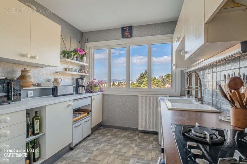 Appartement à SAINTE-FOY-LES-LYON