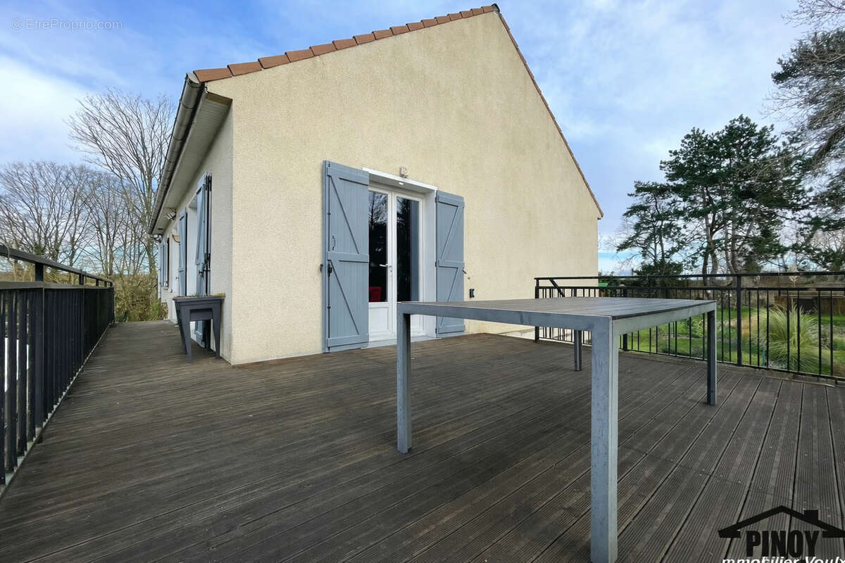 Maison à VILLETHIERRY