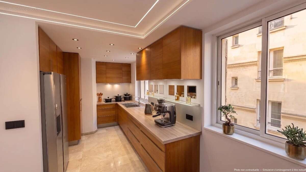 Appartement à PARIS-16E