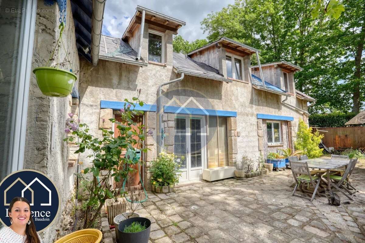 Maison à FAVEROLLES