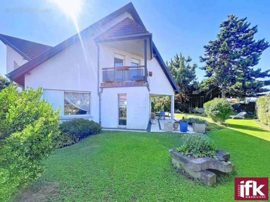 HORBOURG WIHR - Très belle Maison de 185 m² avec 4 chambres - Terrain de 8.35 ar - photo 3