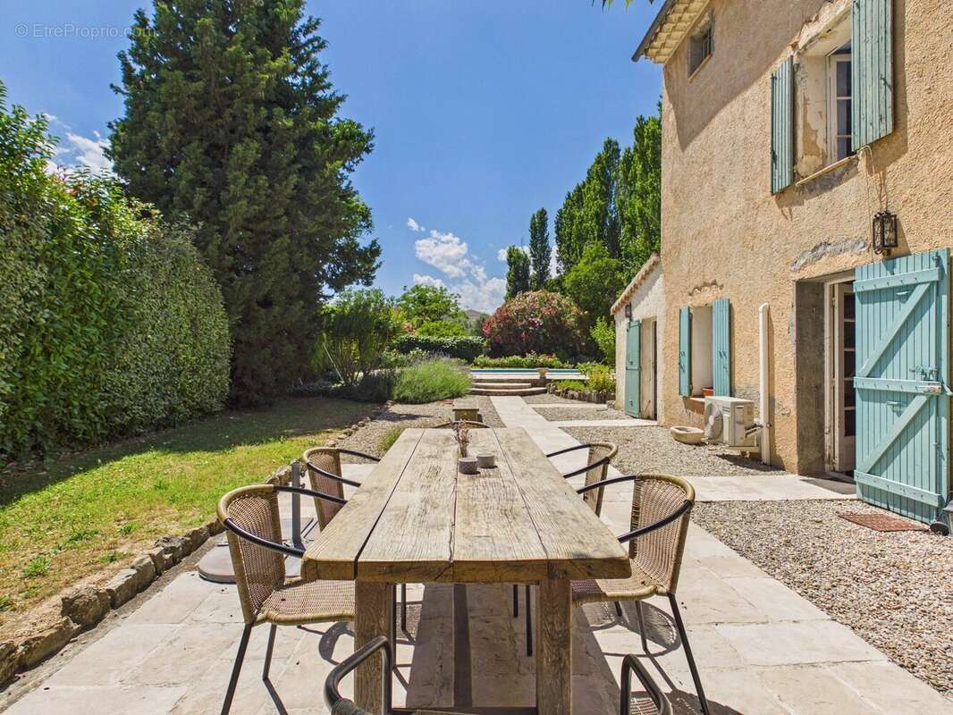 Maison à LORGUES
