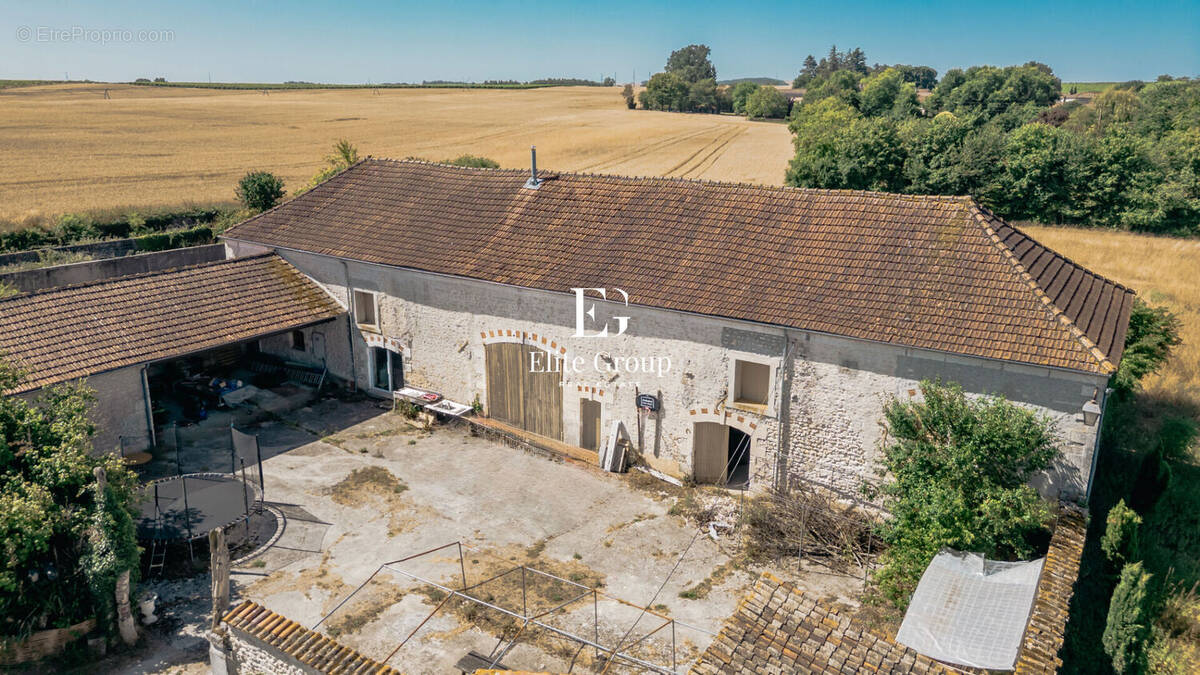 Maison à GENAC