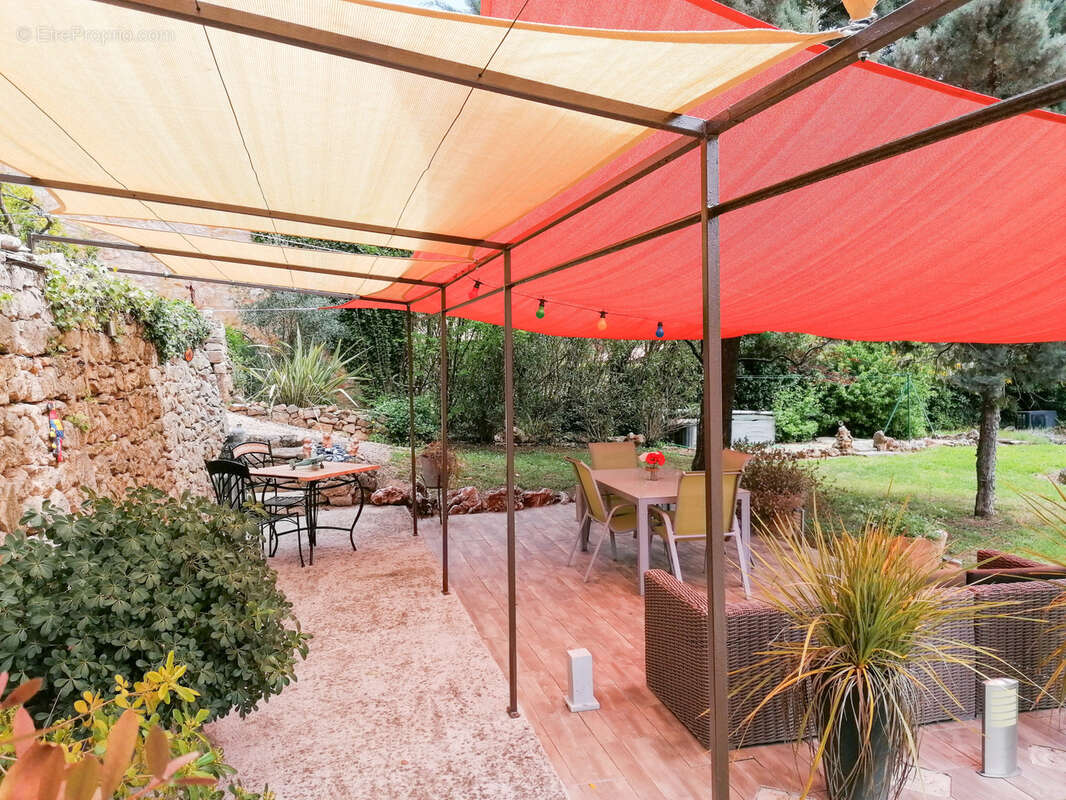 Maison à ENTRECASTEAUX