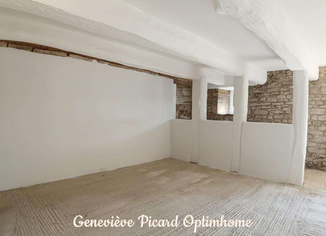 312 m2 d'histoire et de caractère sur près d'un hectare, aux portes de la forêt de Camors - photo 8