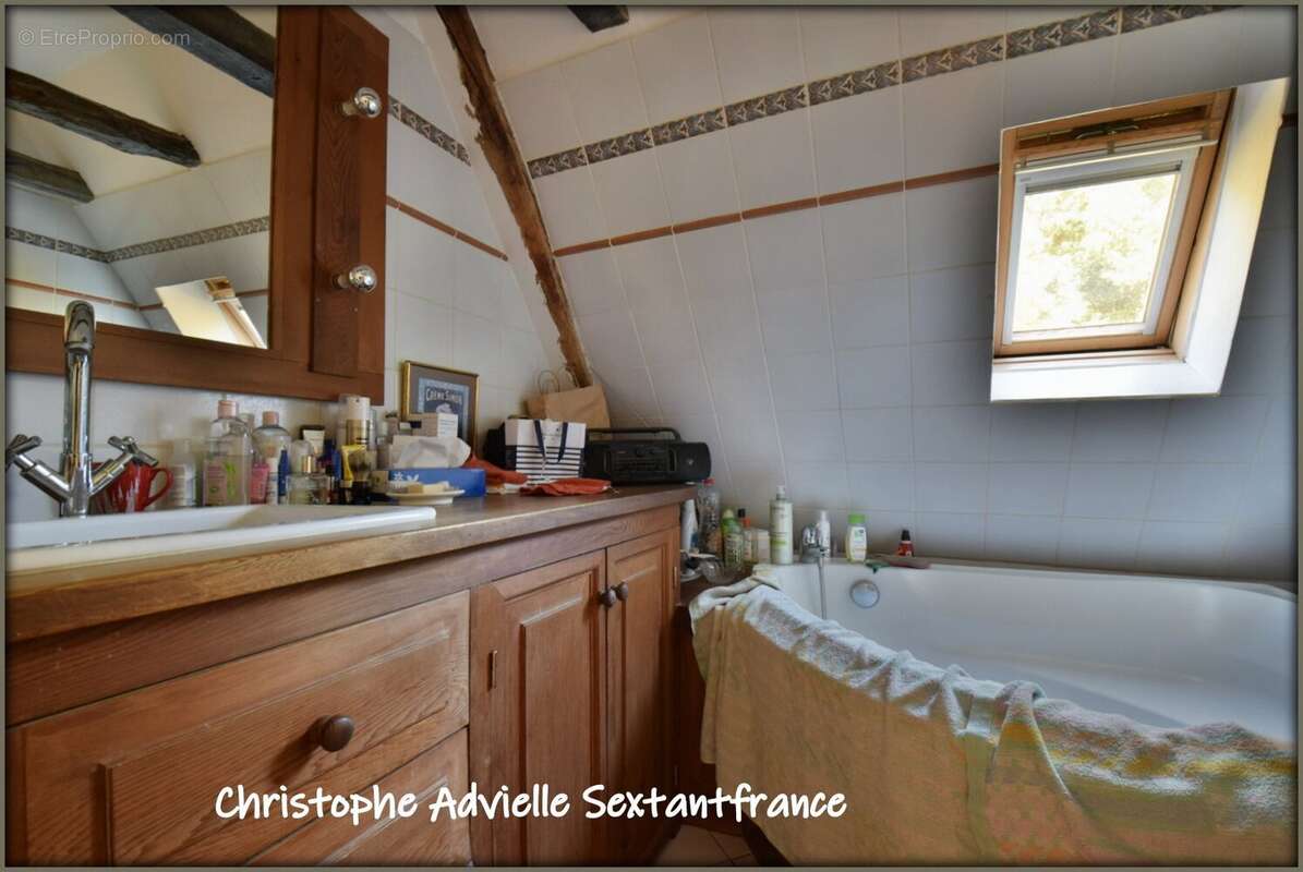 Dans cadre préservé, ancienne ferme rénovée et sa dépendance, piscine, sur 6.7 ha de terres - photo 10