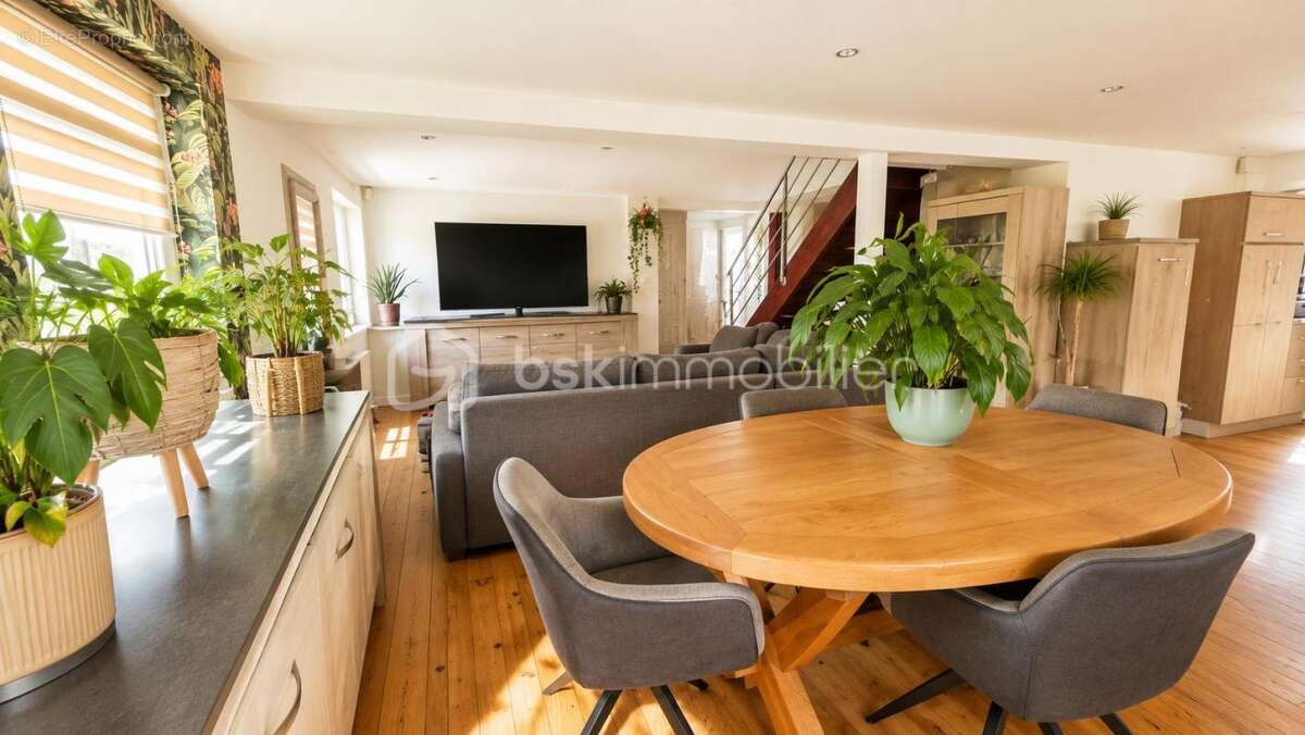 Maison individuelle de 116 m² sur un terrain de 497 m² avec piscine et garage - photo 8