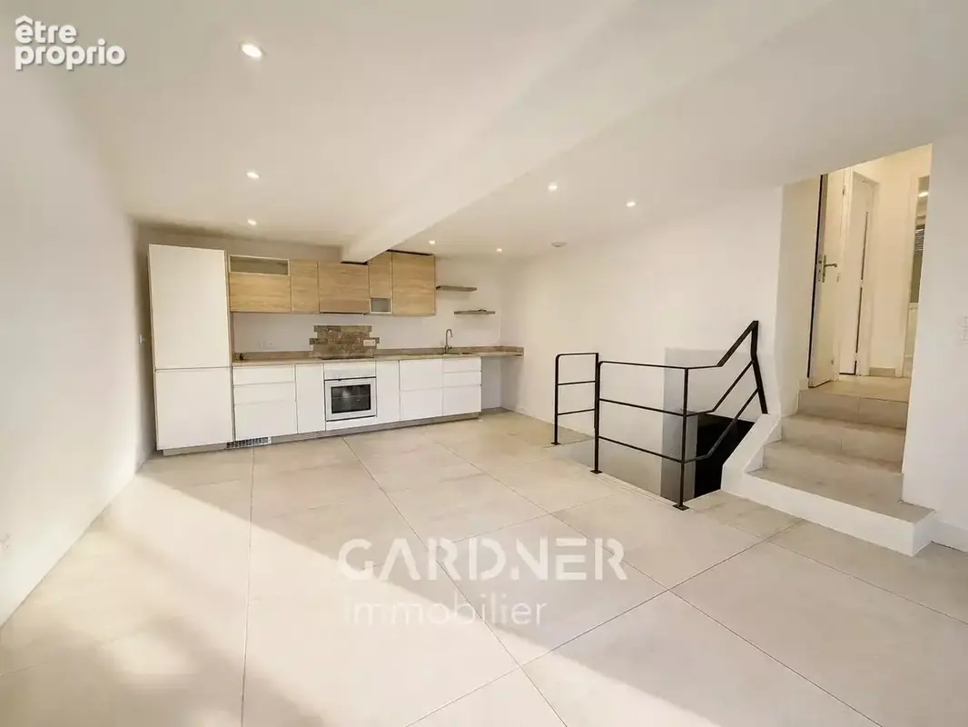 Appartement rez-de-jardin type 4 et 2 stationnements privatifs - photo 4
