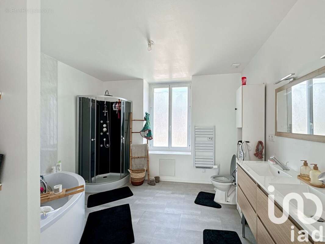 Photo 8 - Maison à SAINT-PERREUX