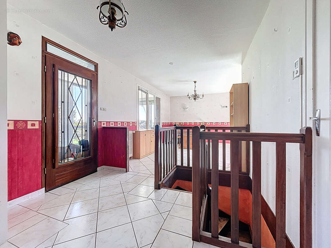 Maison à CRECHES-SUR-SAONE