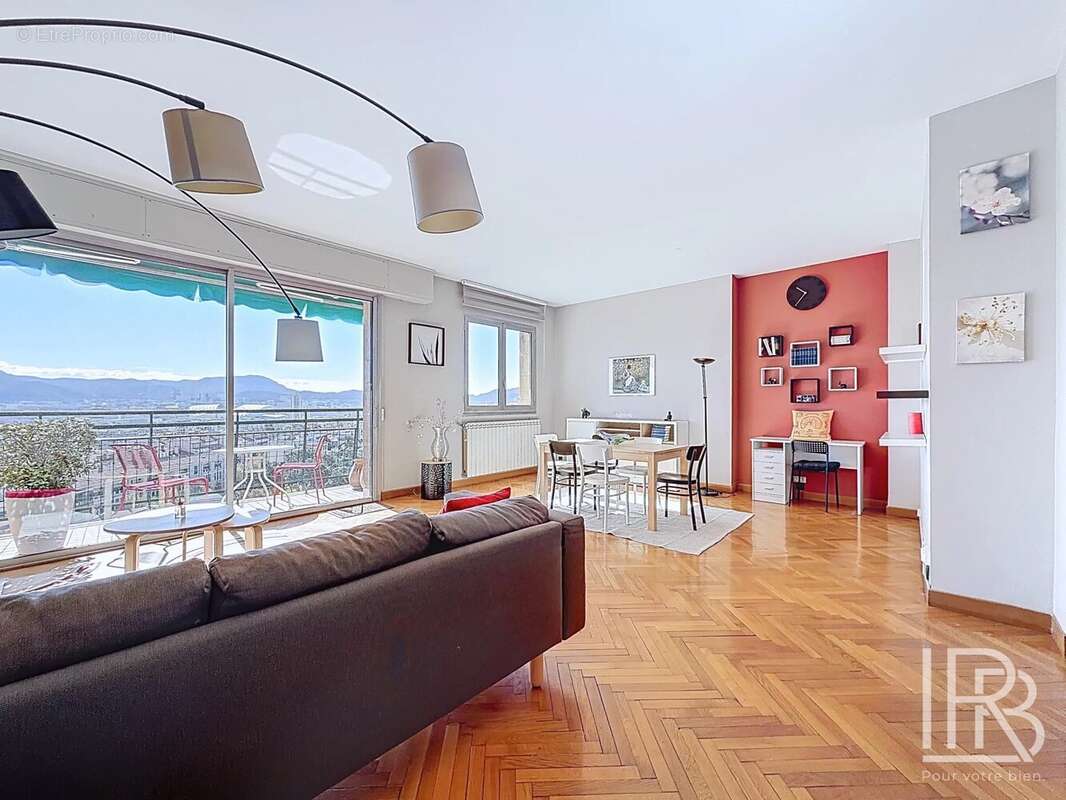 Appartement à MARSEILLE-6E