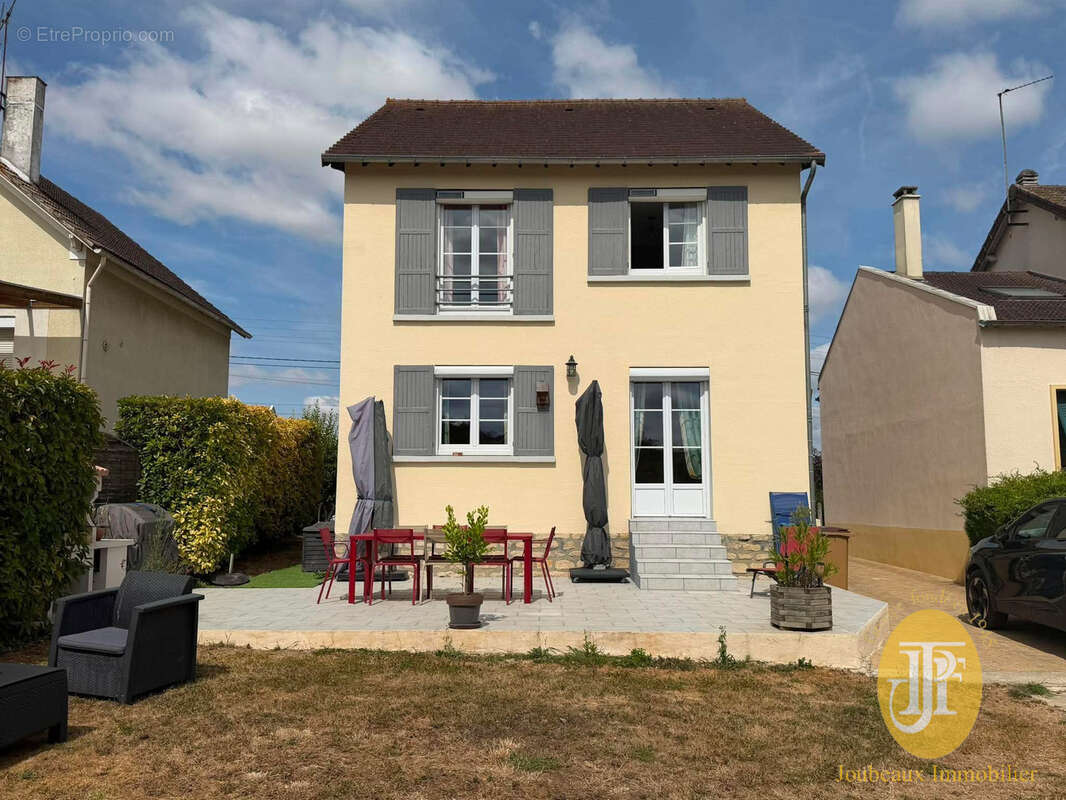 Maison à BONNIERES-SUR-SEINE