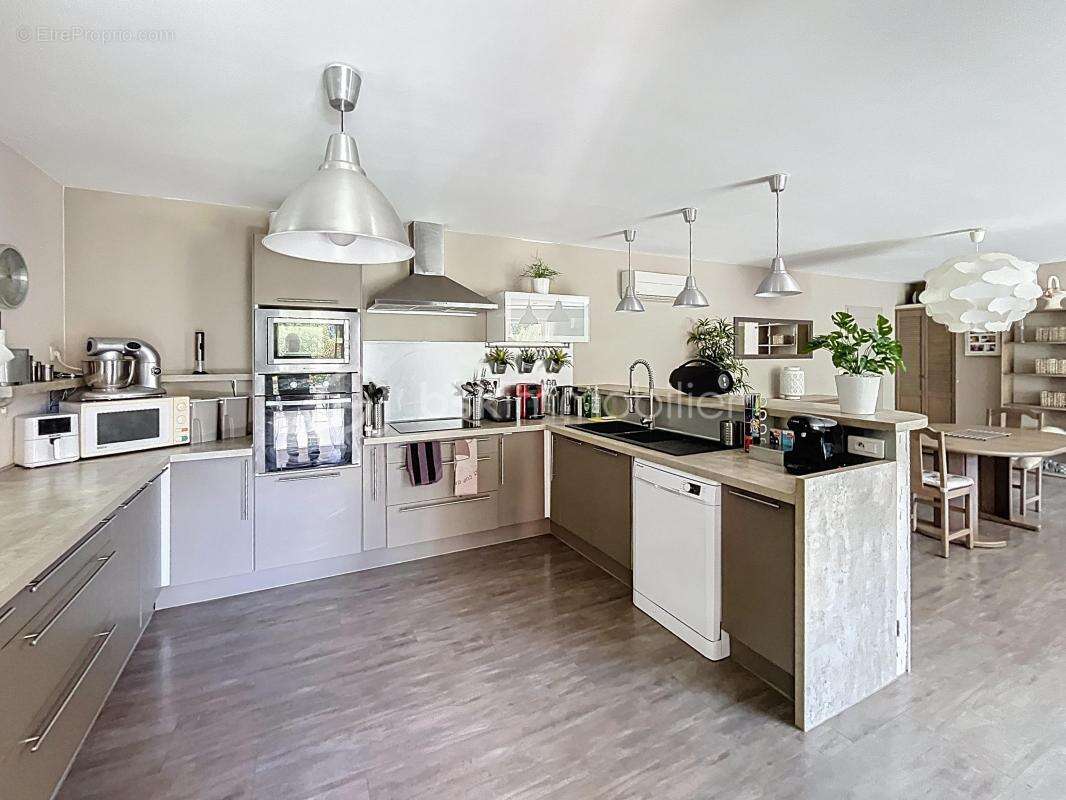 Villa de plain pied de 146m² sur parcelle de 1000m² - photo 8