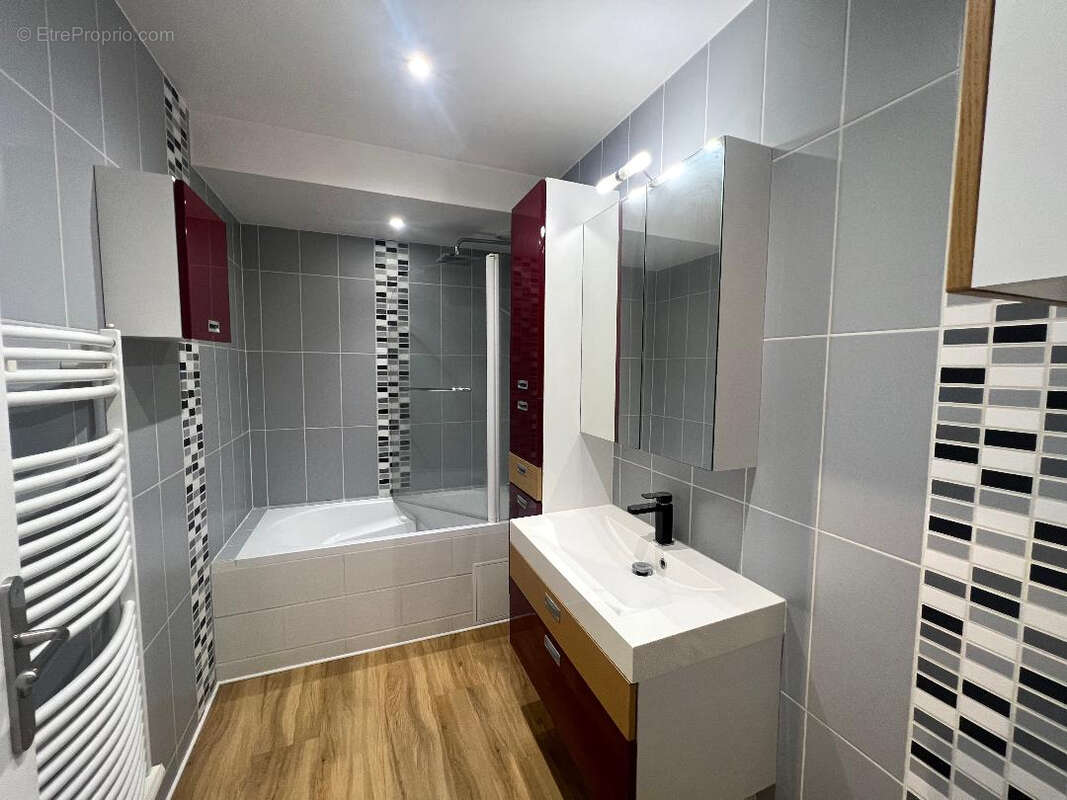 Appartement à SARTROUVILLE