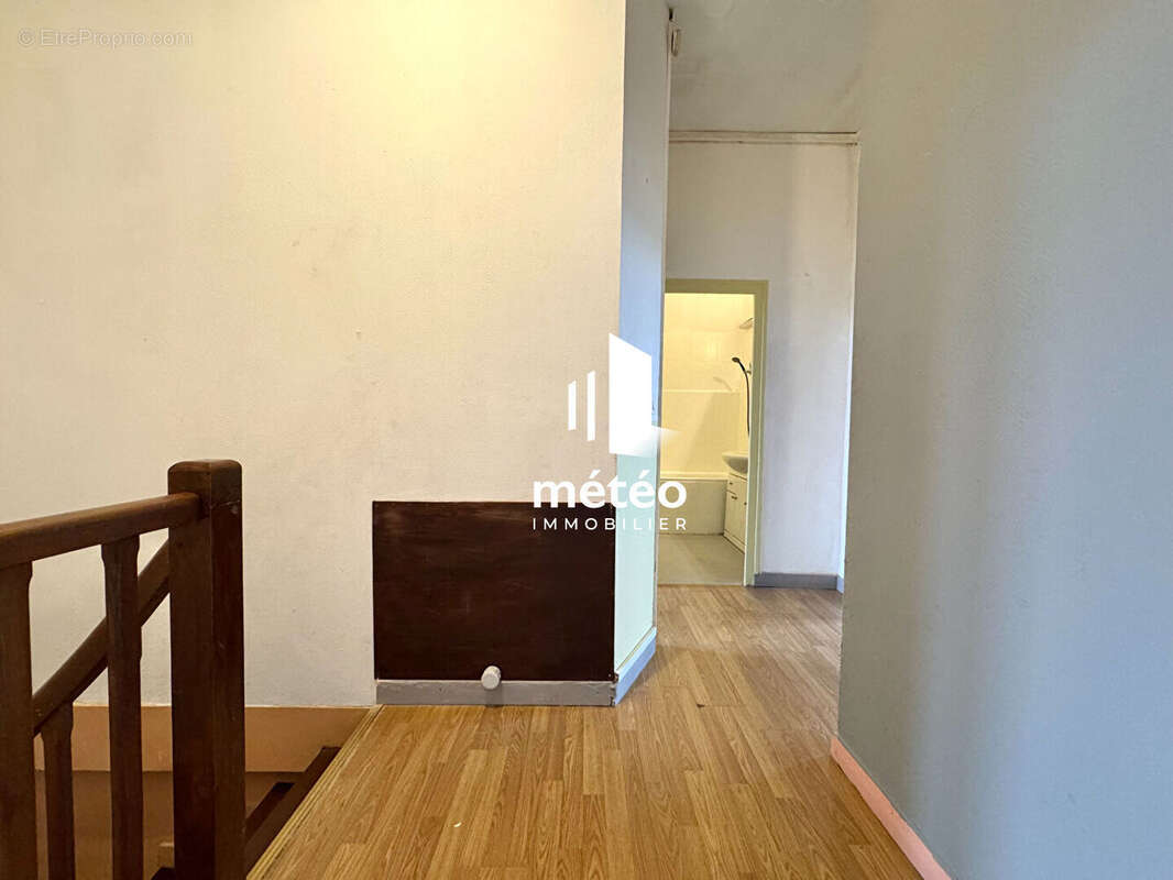 Appartement à LES MAGNILS-REIGNIERS